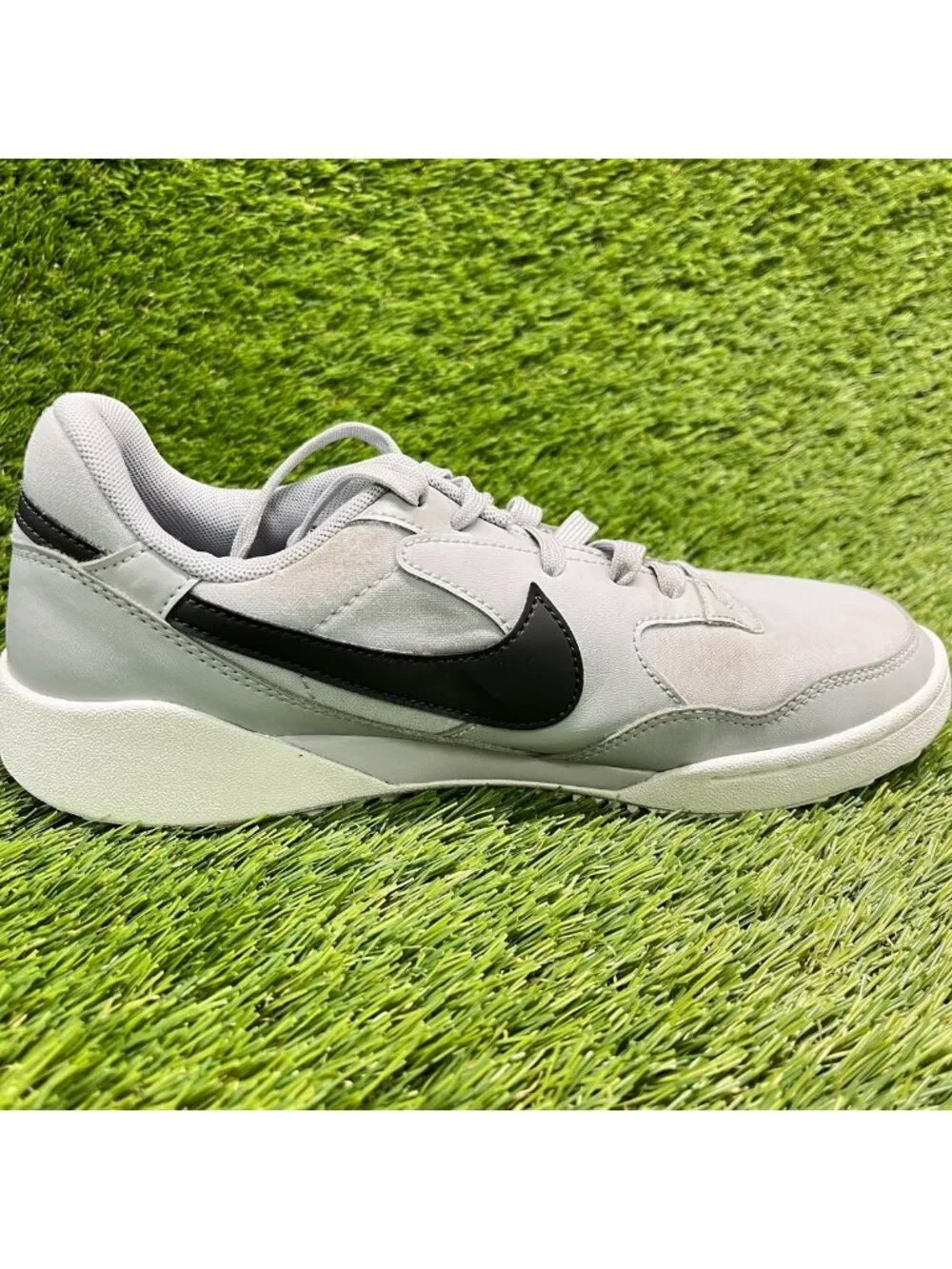 Nike Terra Manta Boys Size 5.5Y Gray Black White Athletic Running Shoes Sneakers
